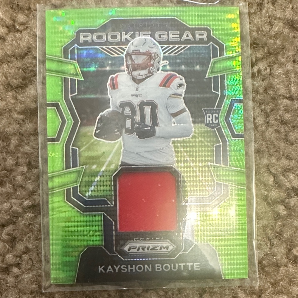 Rookie Gear Card - Green and Red